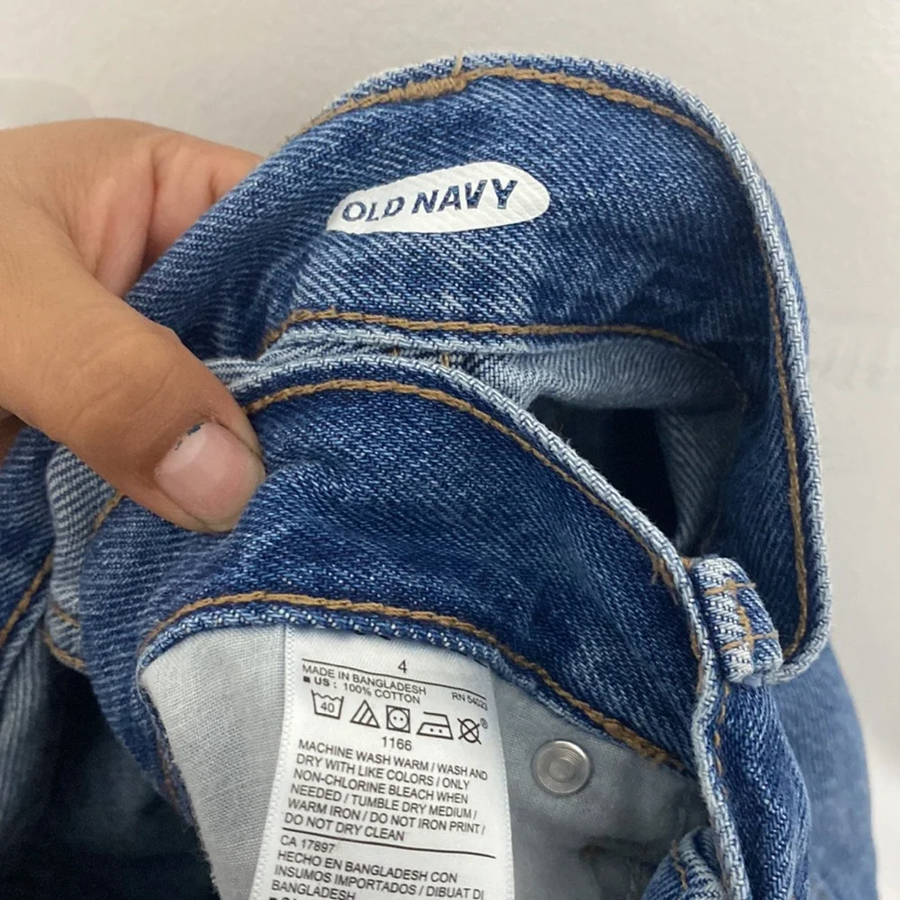 OLD NAVY JEAN SHORTS - Picture 3 of 3